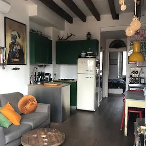 Apartment Lights, Mailand